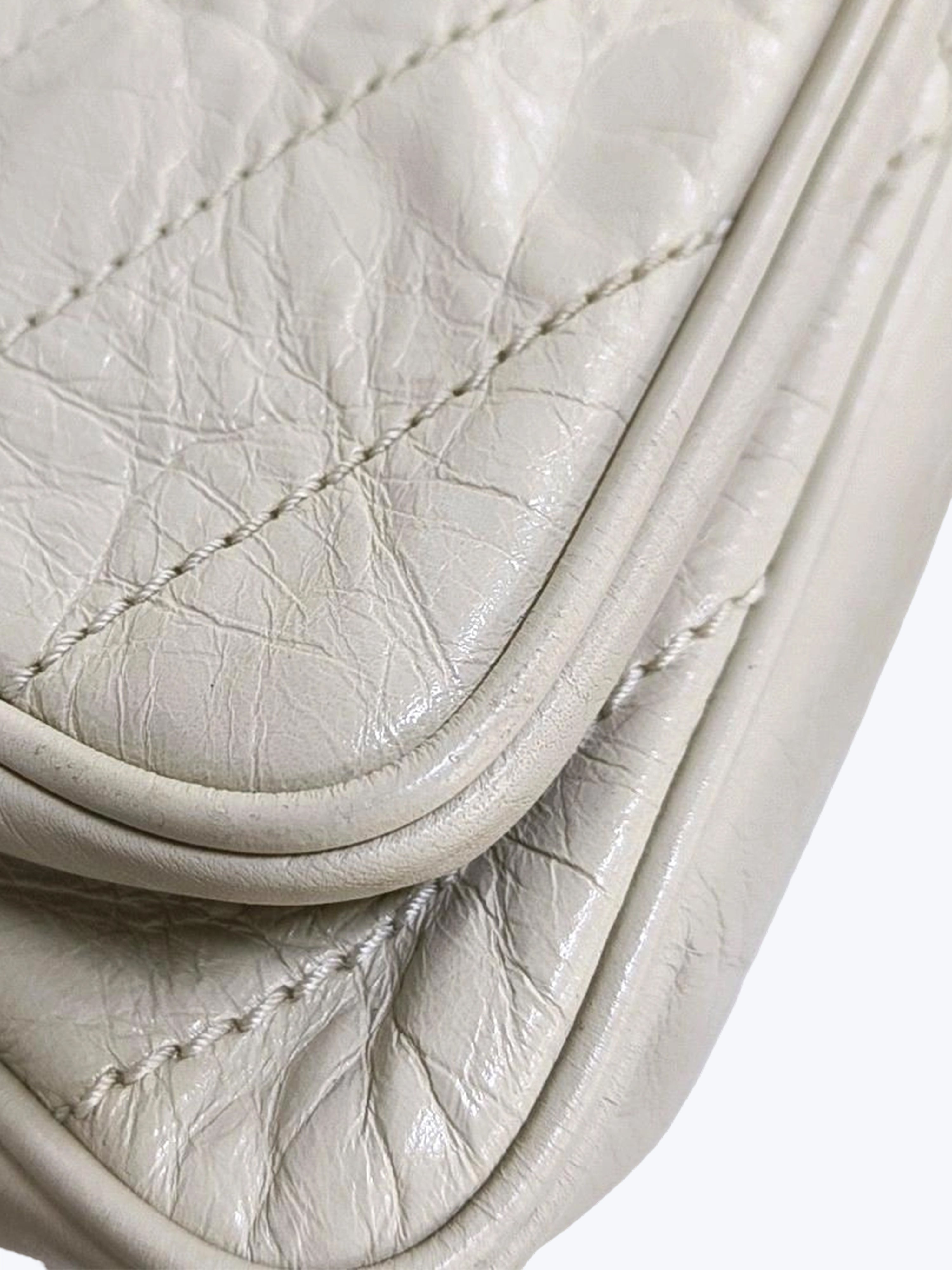 Saint Laurent Niki Baby Vintge Leather Shoulder Bag In White