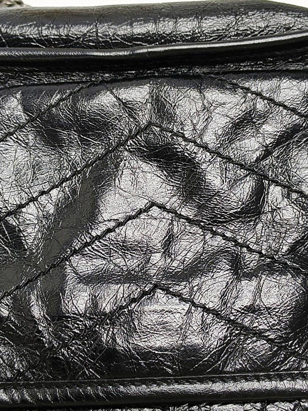 Saint Laurent Niki Baby Vintge Leather Shoulder Bag In Black