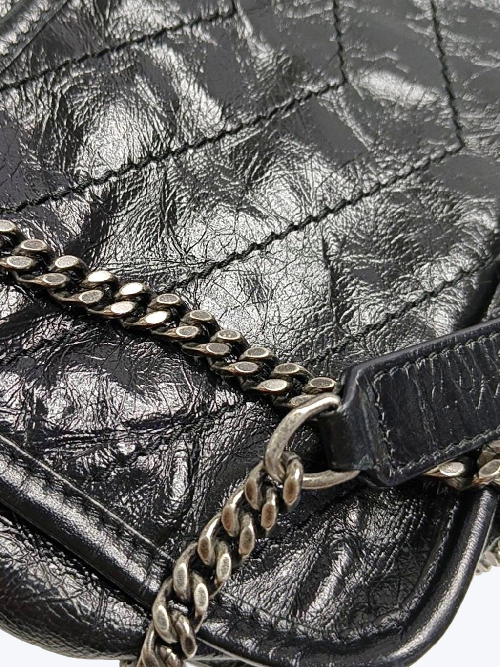 Saint Laurent Niki Baby Vintge Leather Shoulder Bag In Black