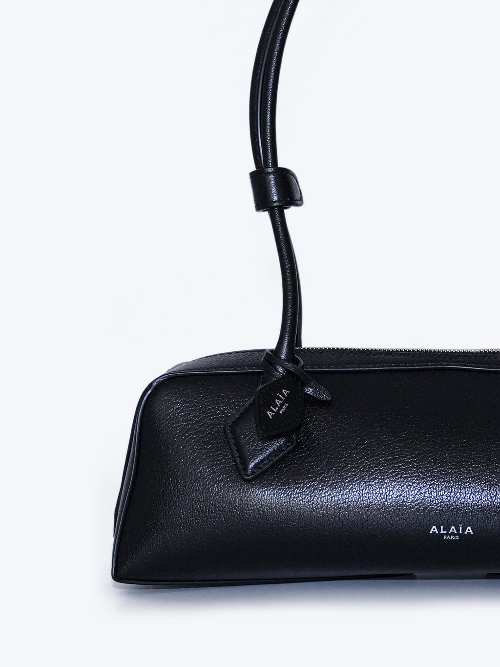 Alaïa Le Teckel Medium Shoulder Bag | Black